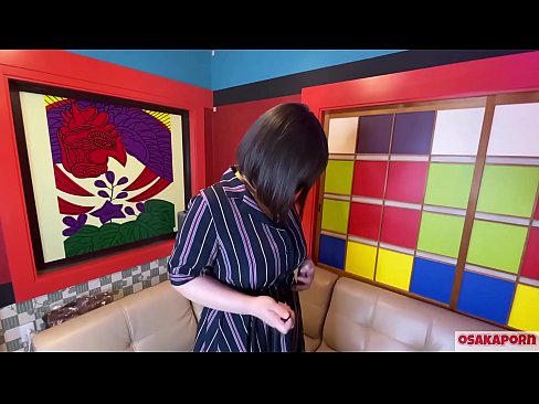 ❤️ Japanese cutie met groot tiete masturbeer met seksspeelgoed en kry 'n orgasme. Sy praat in 'n onderhoud oor haar fokken ervaring. Groot tiete en harige poes wat hard kreun. Osakaporn ❤ Pornovideo by ons ☑