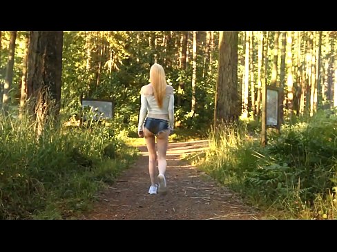 ❤️ Mooi vrou beweeg stadig, nie naakvideo nie ❤ Pornovideo by ons ☑