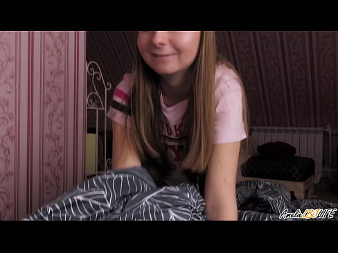 ❤️ Blondie suig haar BFF's diep en kry cum in haar mond ❤ Pornovideo by ons ☑